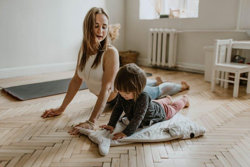 Corset post-partum : bienfaits, risques et ce qu'il faut savoir